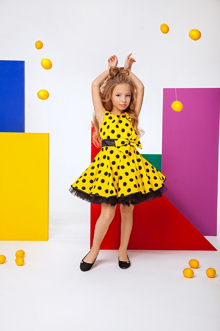 Детское платье стиляги желтое