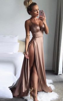 Пудровое платье в пол напрокат киев