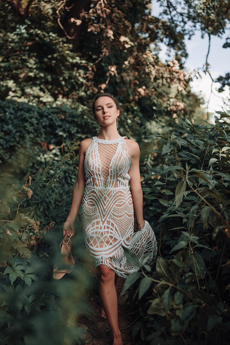 біла сукня на розпис в оренду