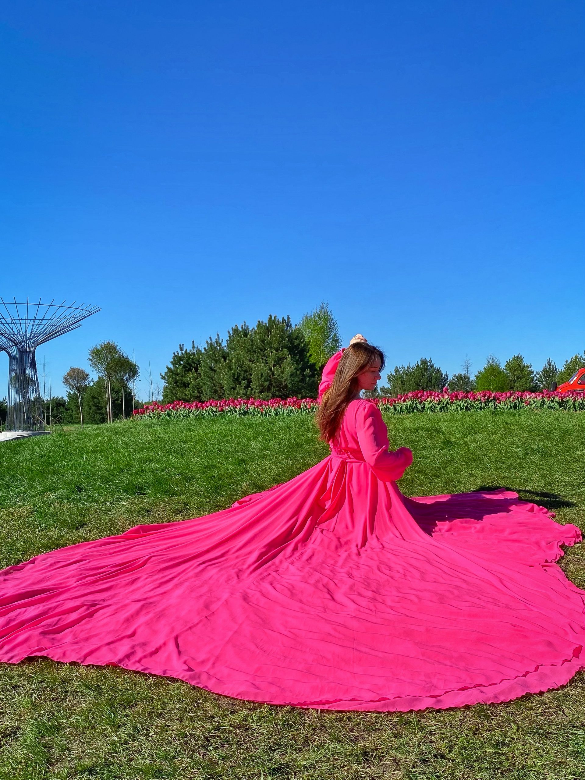 Розовое платье со шлейфом прокат
