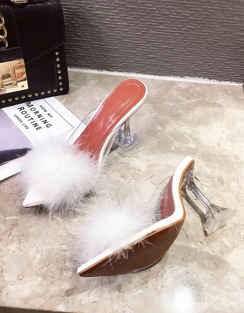 Прозорі босоніжки з білим пухом