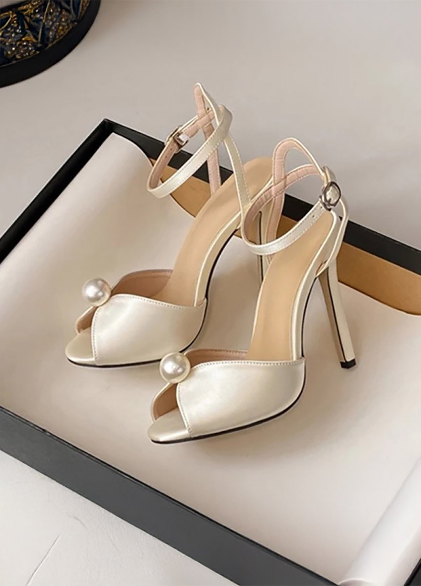 Атласні босоніжки з намистиною