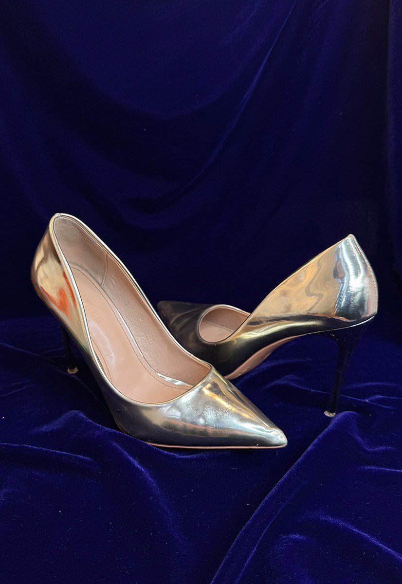 Золоті туфлі в оренду