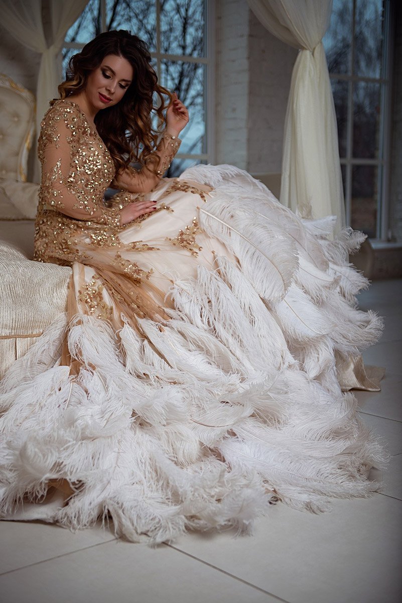 платье с перьями напрокат для фотосесессии Киев