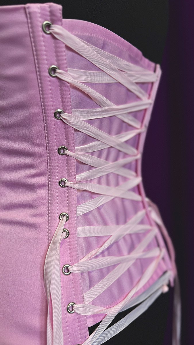 рожевий корсет деталі