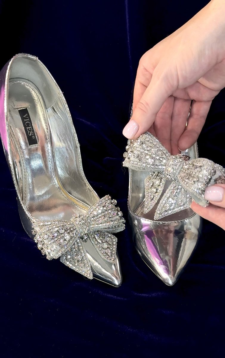 зйомний бант на туфлі