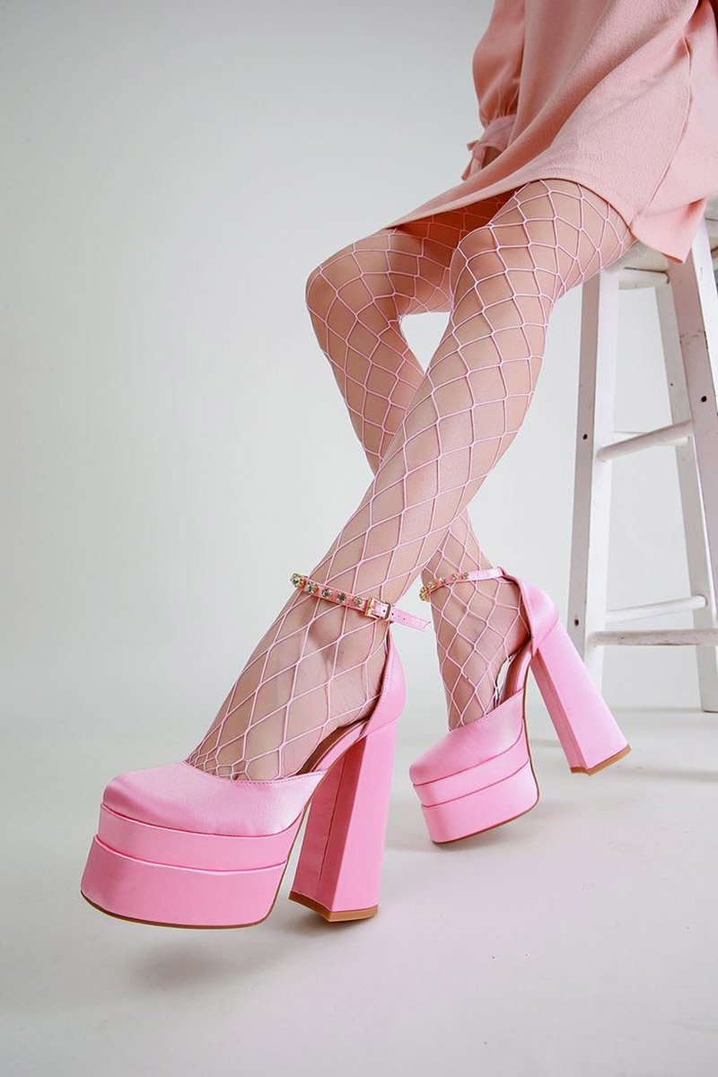 Рожеві туфлі на товстій підошві Версаче