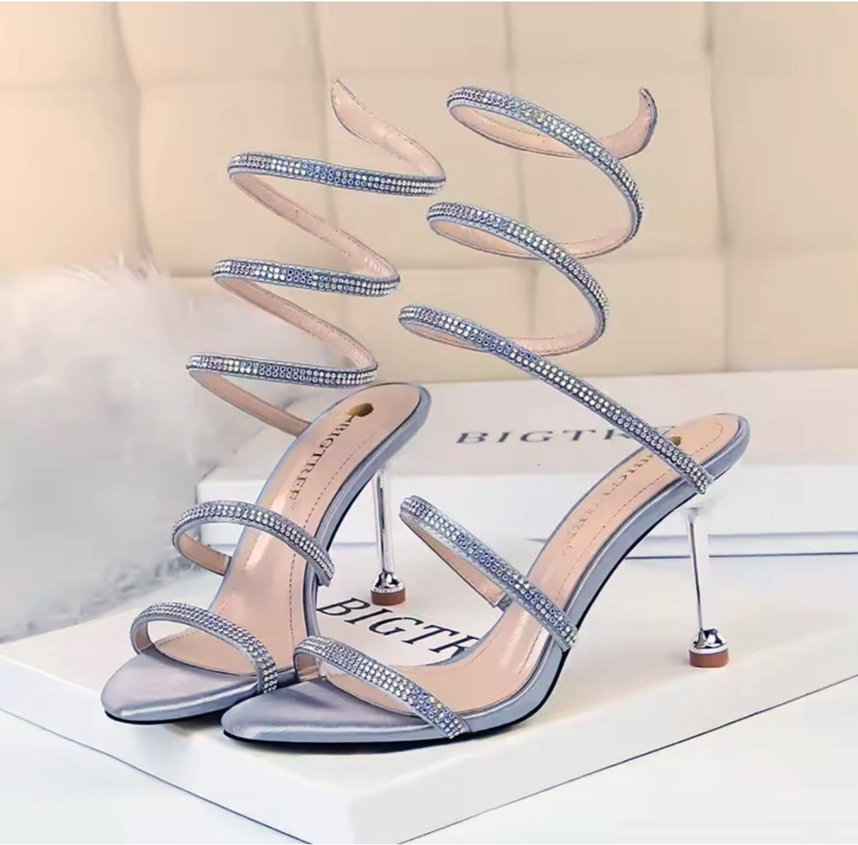 Босоніжки срібна змія