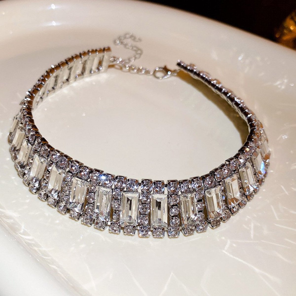 Чокер з камінцями