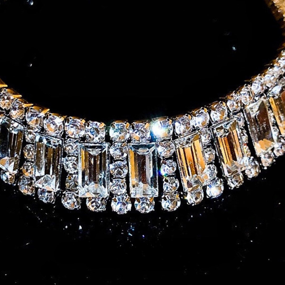 Чокер з камінцями