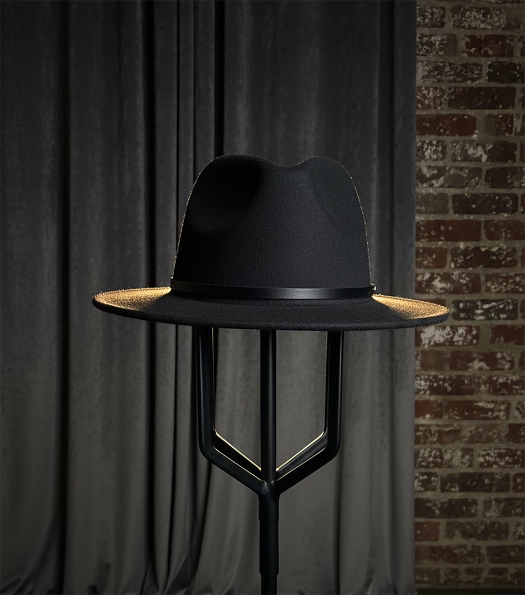 капелюх чорний фетровий в оренду