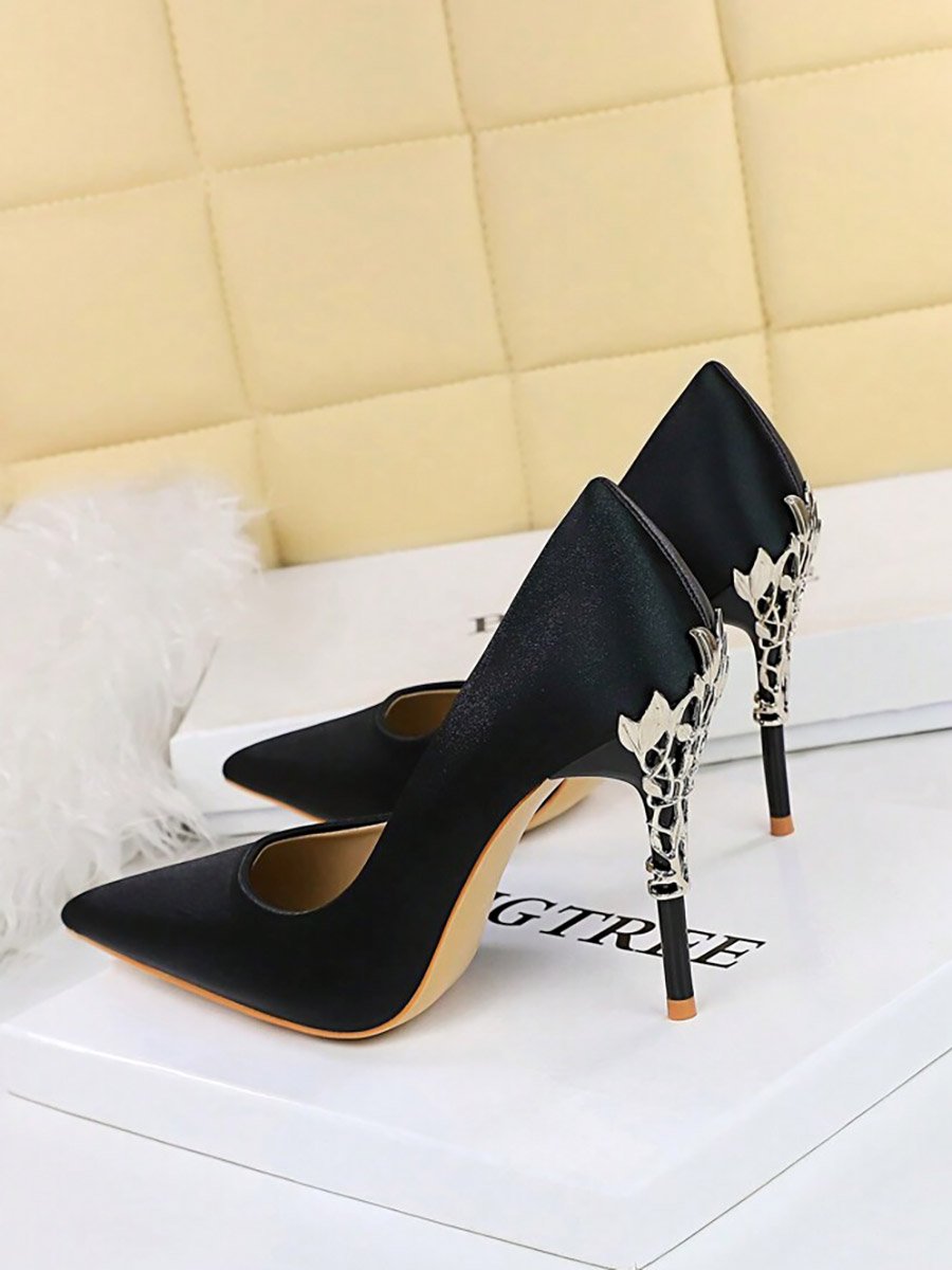 Туфлі чорні металевий каблук