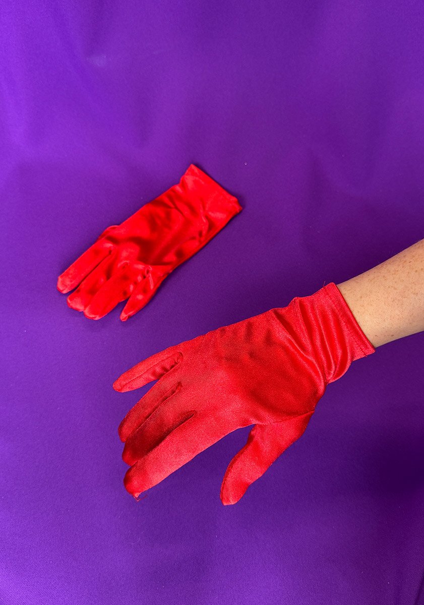 Рукавички червоні атласні короткі
