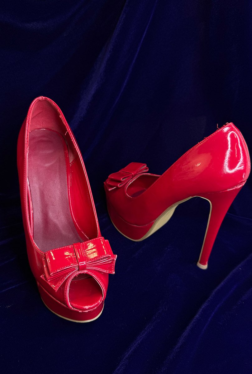 Червоні туфлі на платформі