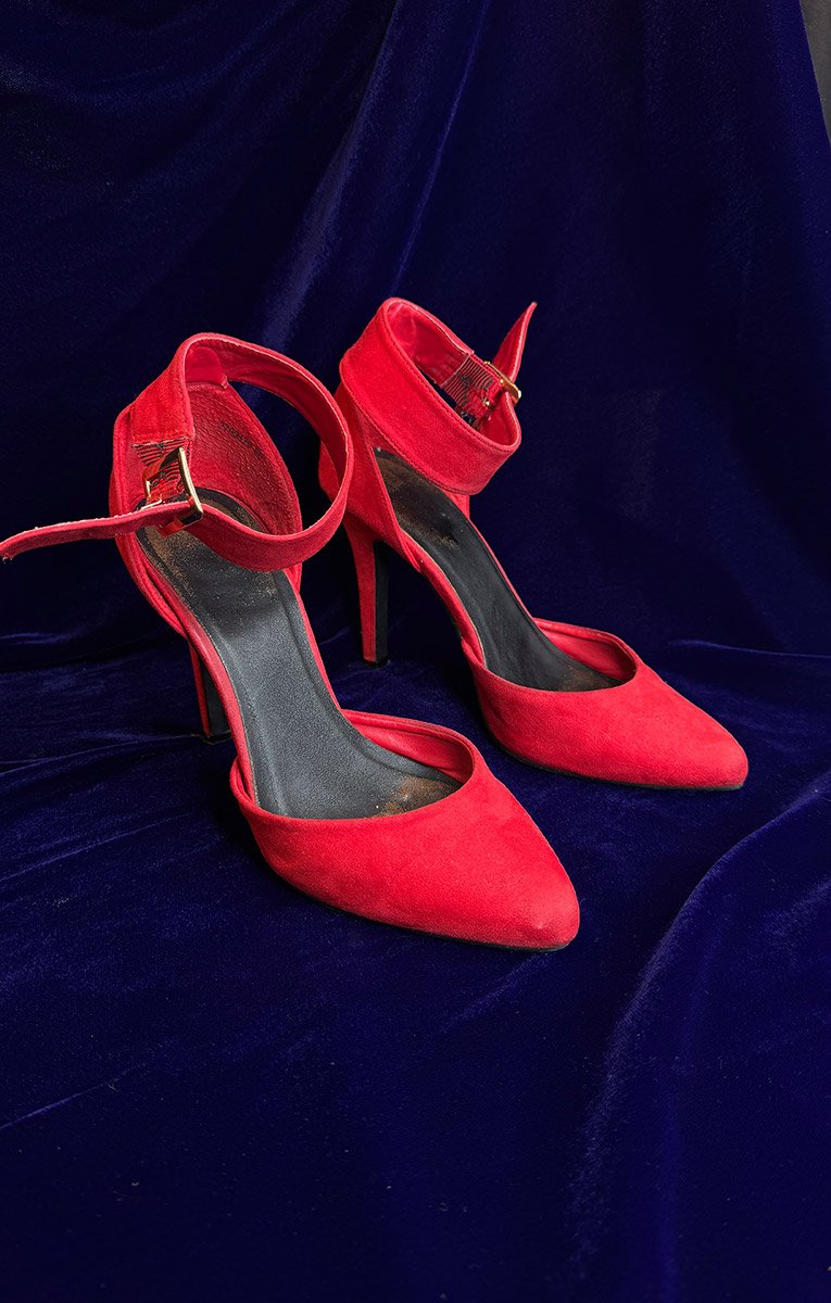 Червоні туфлі з ремінцем на щиколотці