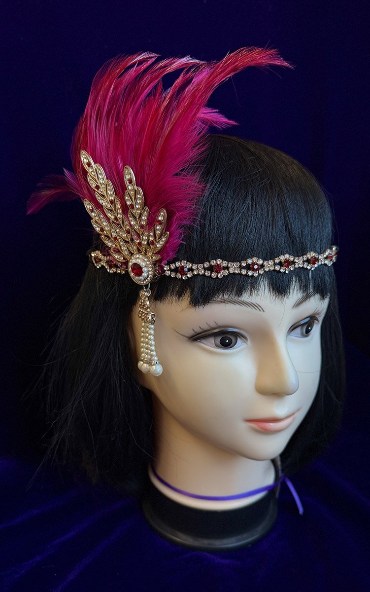 Червона повʼязка в стилі Гетсбі