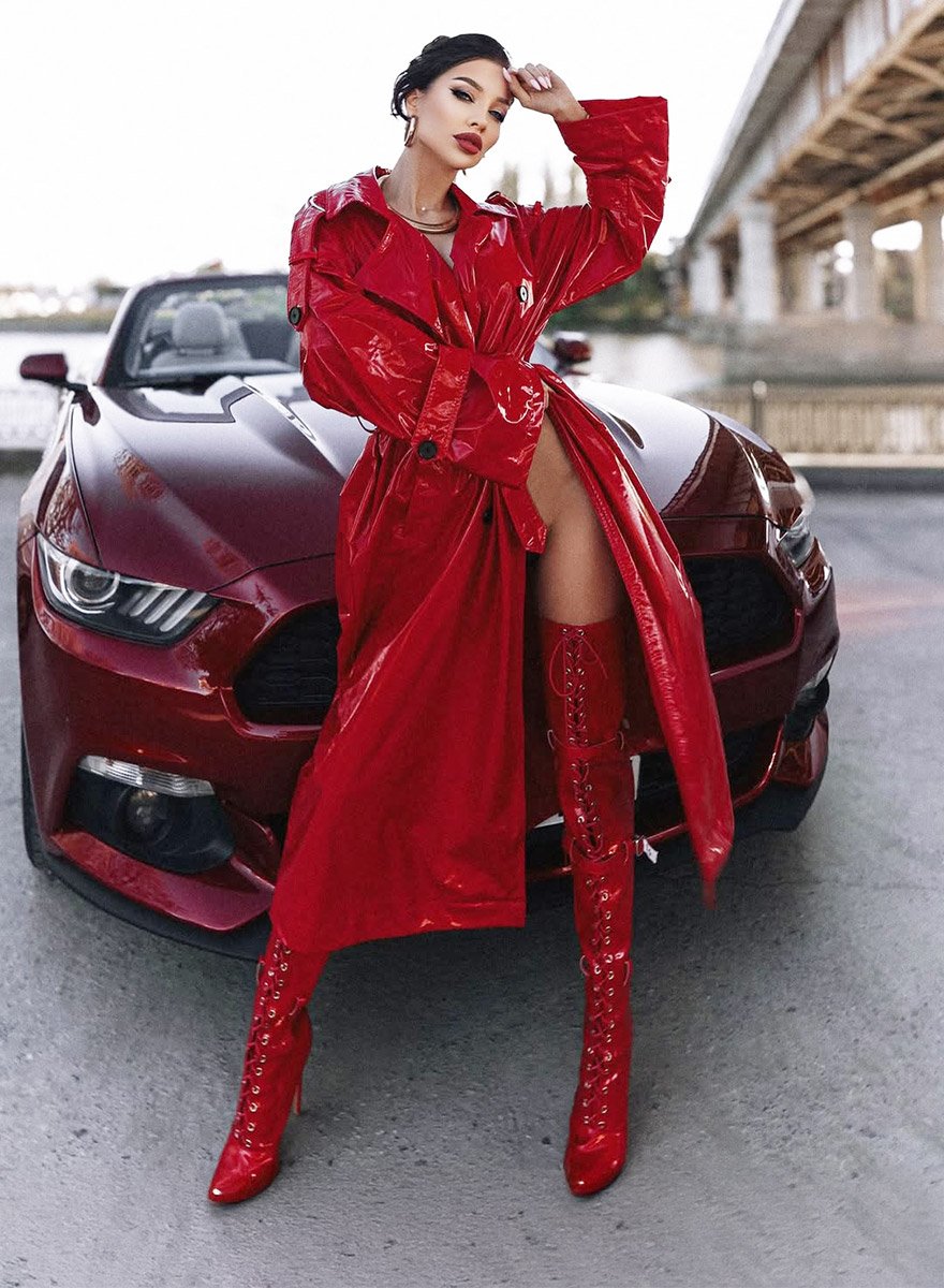 Червоний тренч для фотосесії напрокат