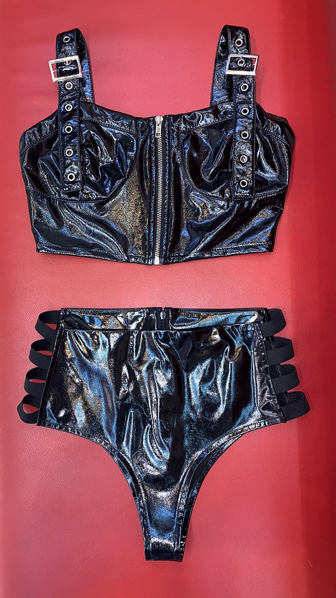 латексний топ та шорти в оренду