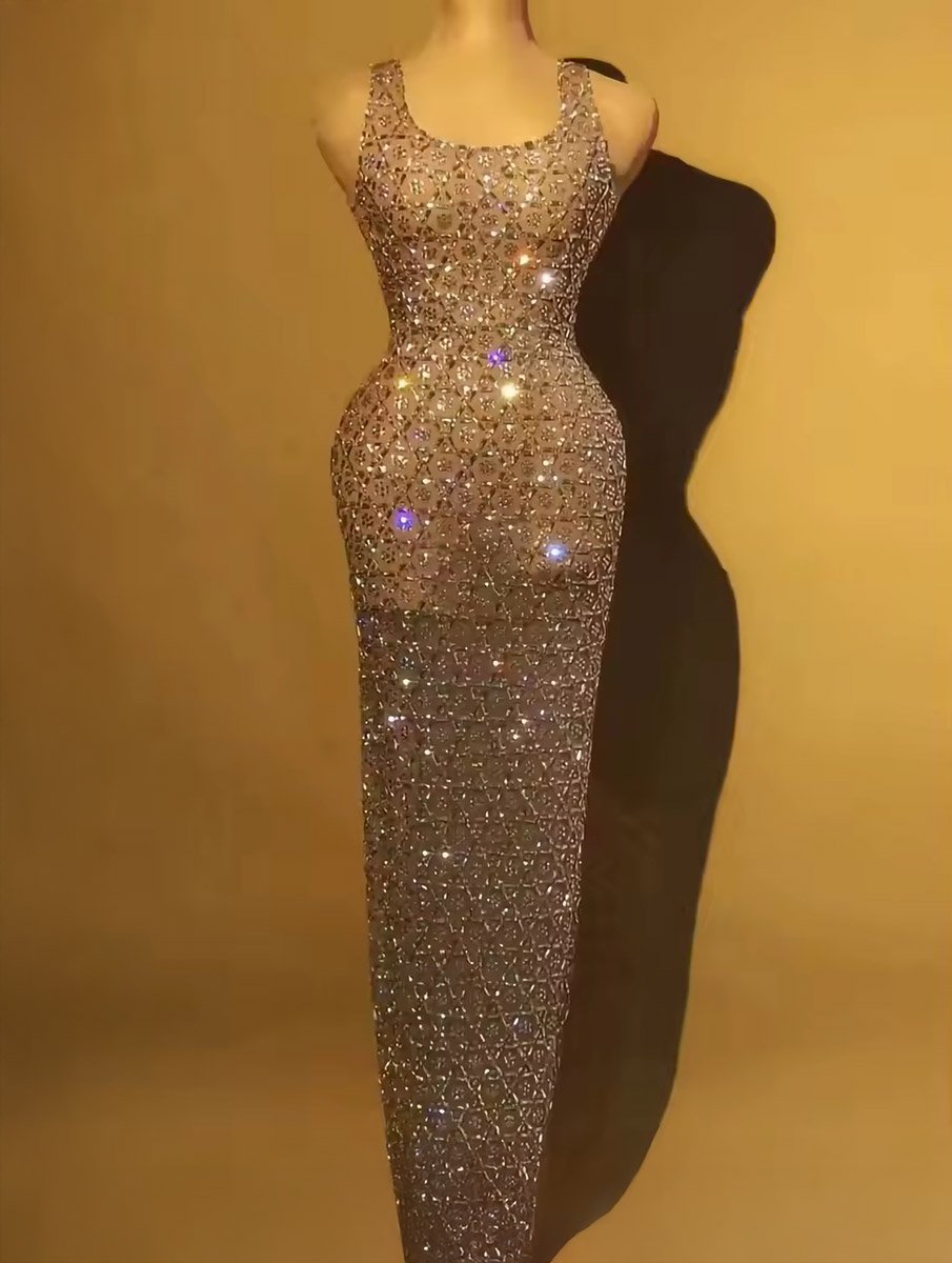 прозора блискуча сукня