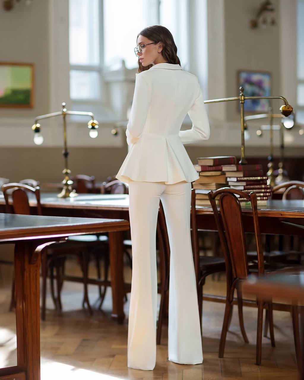 Білий костюм з баскою