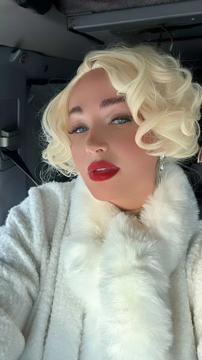 Перука Мерлін Монро