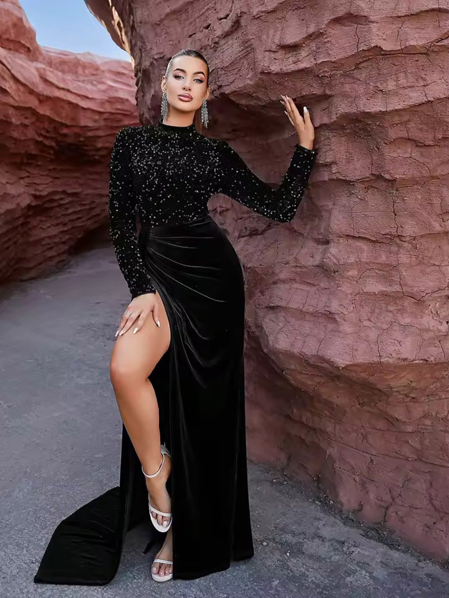 Чорна закрита вечірня сукня з рукавами