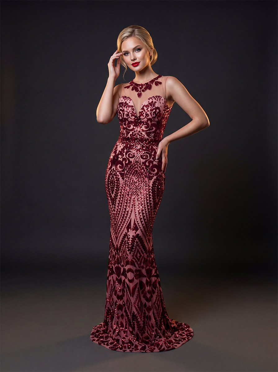 червона вечірня сукня з мереживом