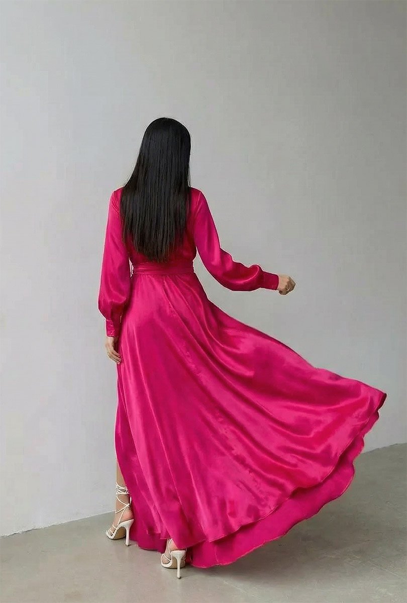 Яскрава сукня в оренду