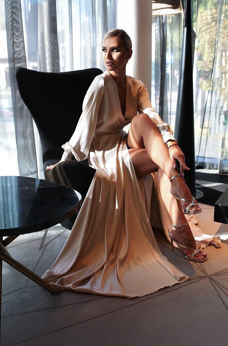 бежева сукня для фотосесії