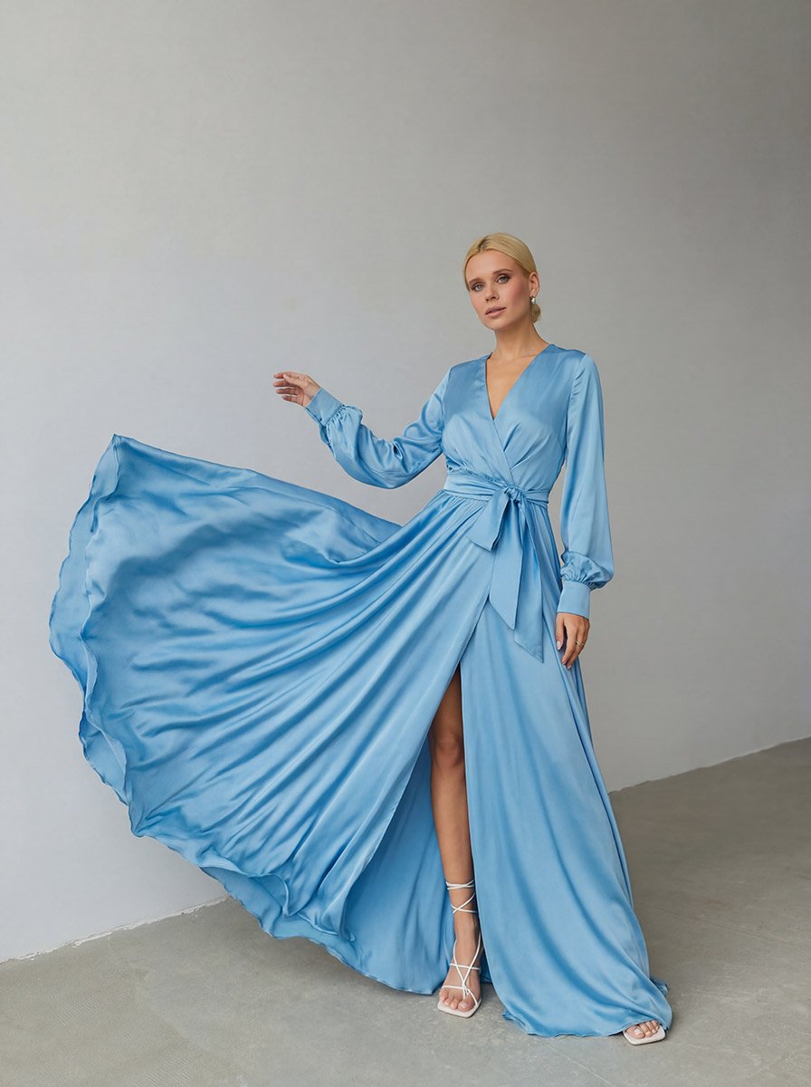 блакитна сукня в оренду