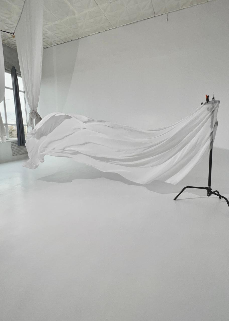 Тканина біла для фотосесії в оренду