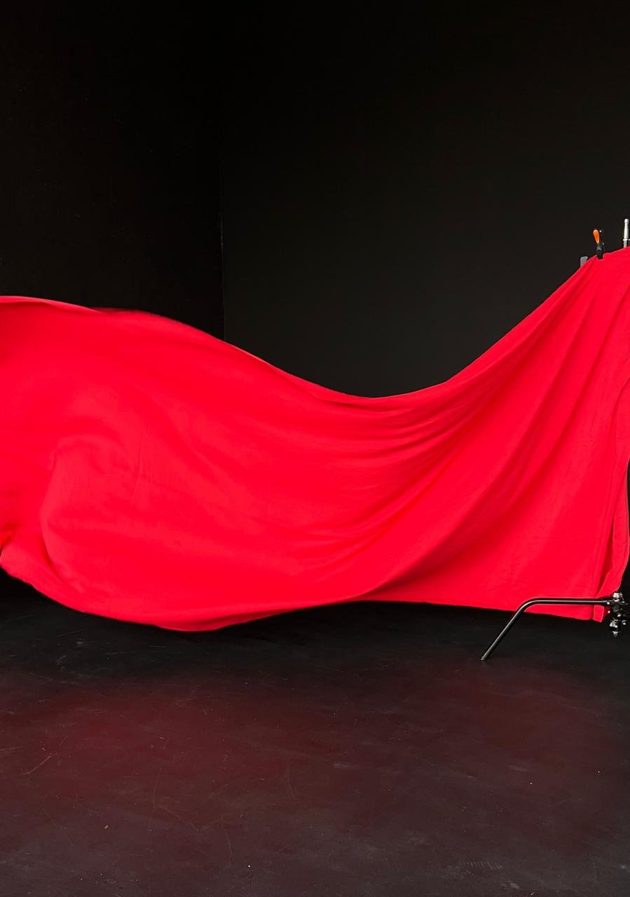 Тканина червоний атлас