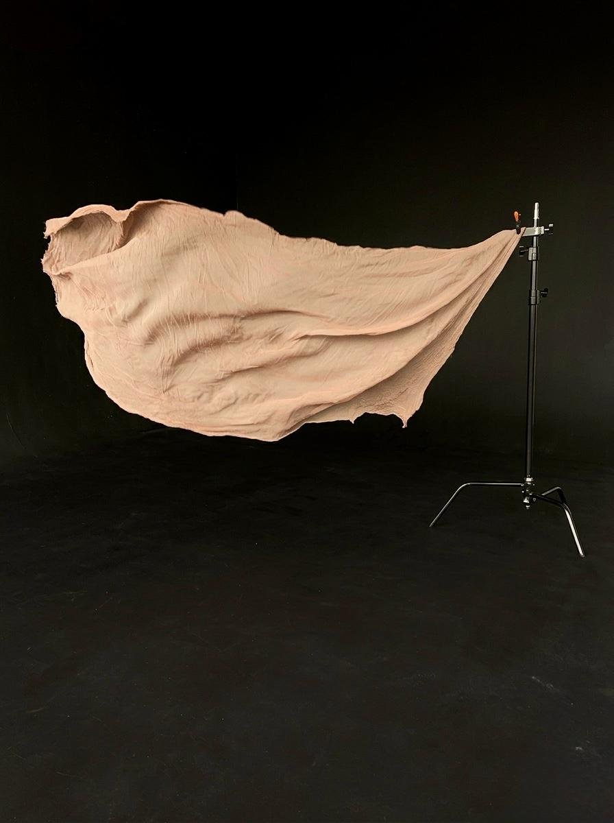 Бежева тканина в оренду