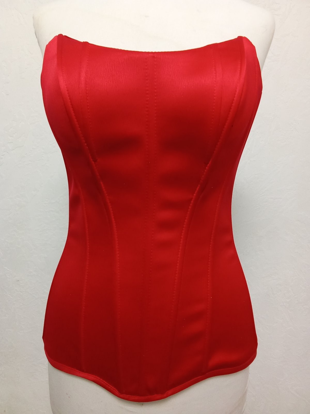 оренда червоного корсету