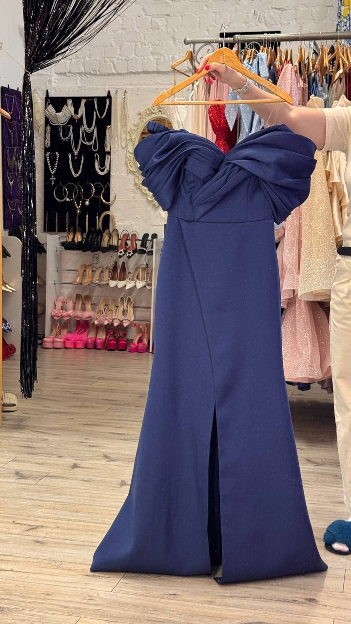 синя вечірня сукня