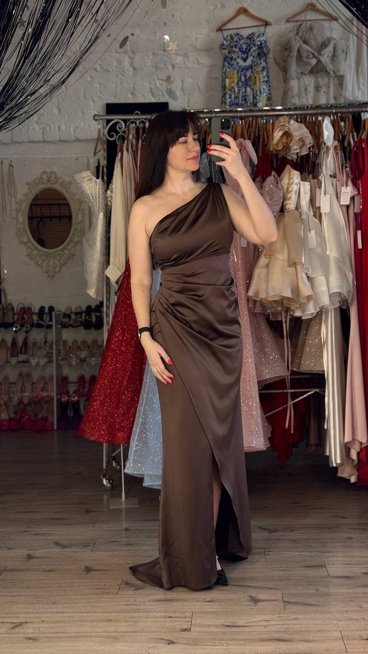 оренда шоколадного плаття