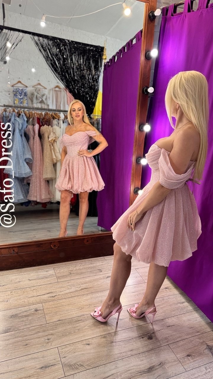 Пишна рожева сукня з блиском