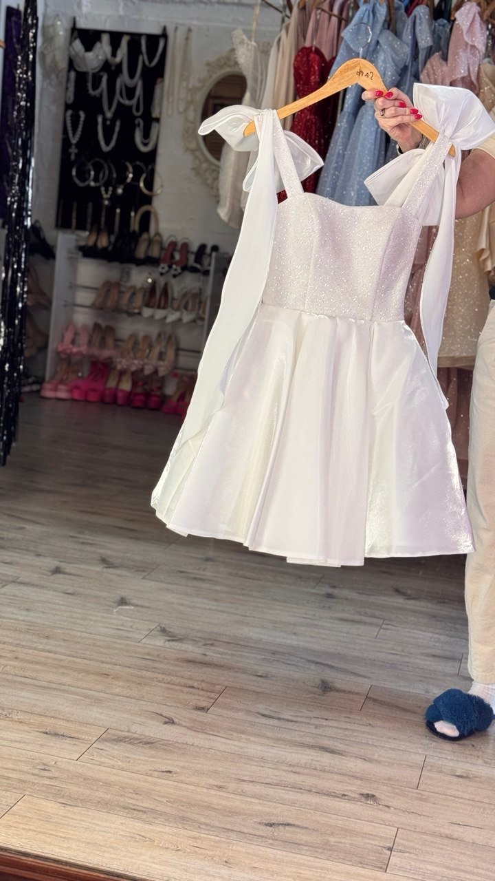 коротка сукня з бантами