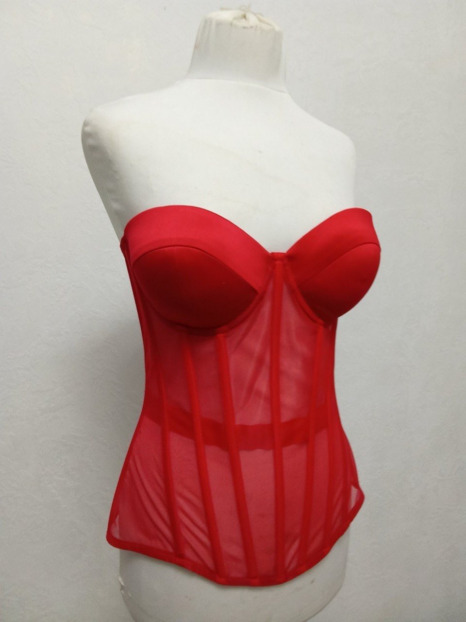 червоний корсет в оренду