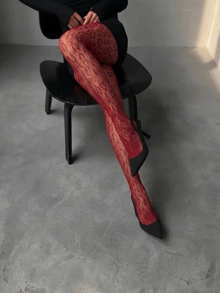 Червоний прозорий комбінезон в оренду