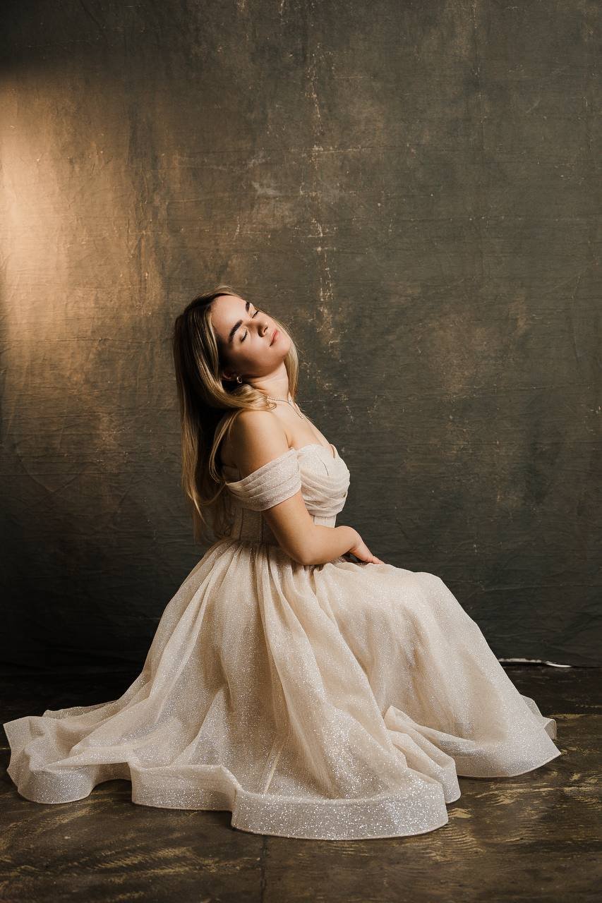 вишукана вечірня сукня